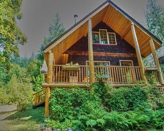 Wedgwood Manor And Glamping Retreat - Crawford Bay - Edificio