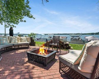 Fife Lake Lodge - Double Queen Room with Lake Access - Fife Lake - Patio