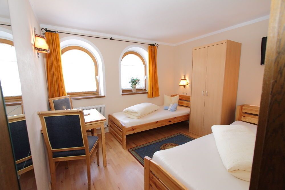 Pension Mittagskogel - St. Leonhard im Pitztal - חדר שינה