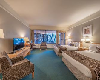 The Cedars Inn Hotel & Convention Centre - Gibsons - Schlafzimmer