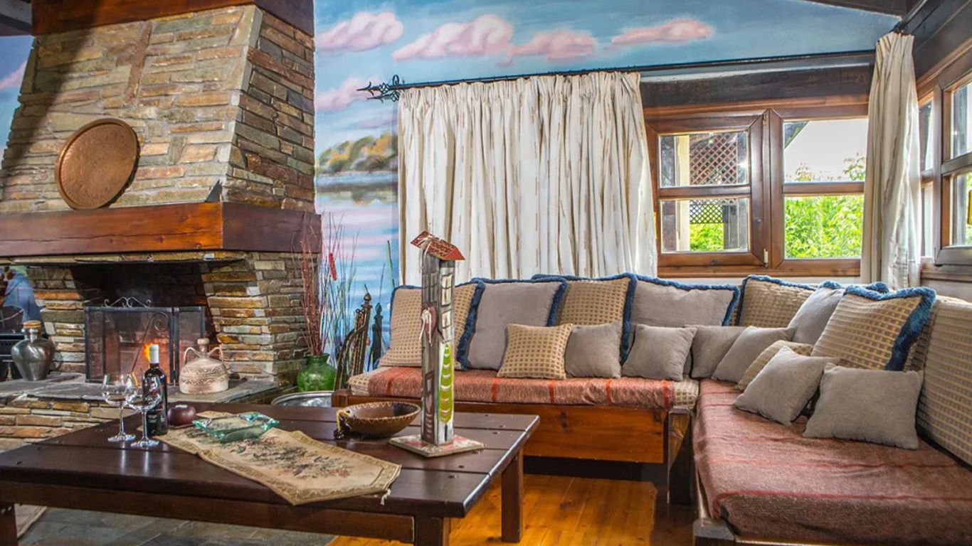 오이코페리기티스 호텔