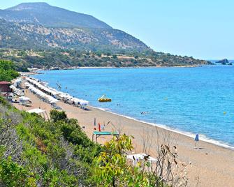 Latchi Beach - 4 Bed Luxury Villa 200m to Latchi's Blue flag Beach -Private Pool - Neo Chorio - Playa