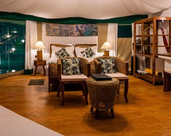 Canvas and Orchids Retreat - Tatai