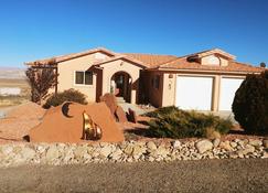 Exceptional Lake Powell View Home, lots of parking! - Page - Building