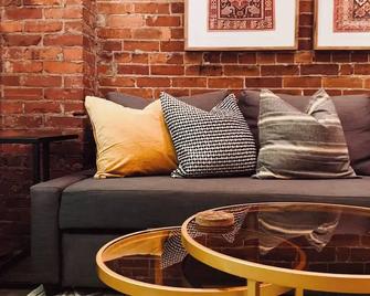 Main Street Lofts - Deluxe suite with balcony - Coudersport - Sala de estar