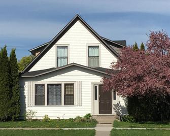 The Gate House in Burley Suite #4 - Burley - Building