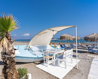 Sonio Beach - Que Bella Collection - Platanias