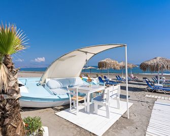 Sonio Beach - Que Bella Collection - Platanias