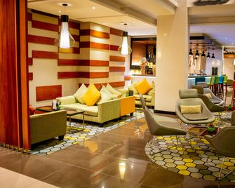 Hilton Garden Inn Nairobi Airport - Nairobi - Oleskelutila