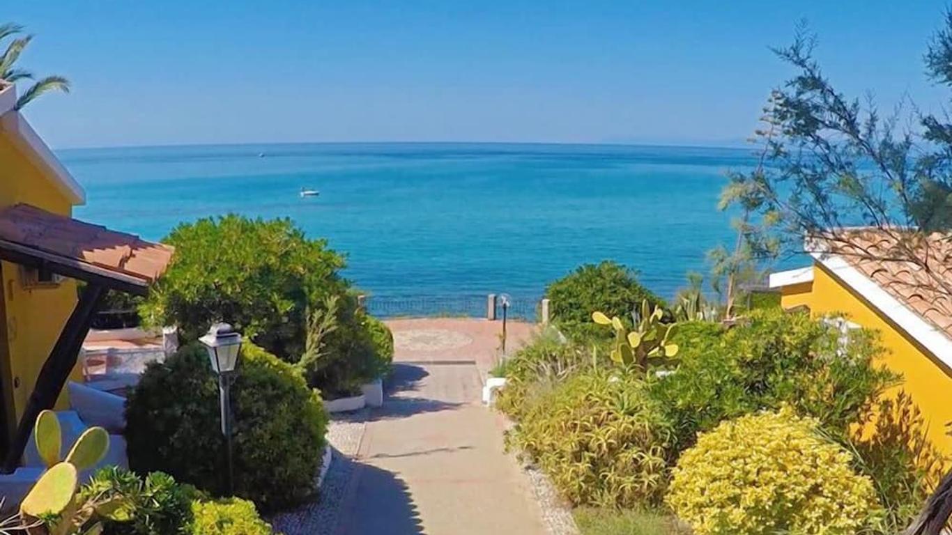 Baia Paraelios Resort