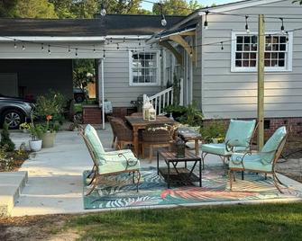 Cape Cod cottage close to Prembroke Creek - Edenton - Patio