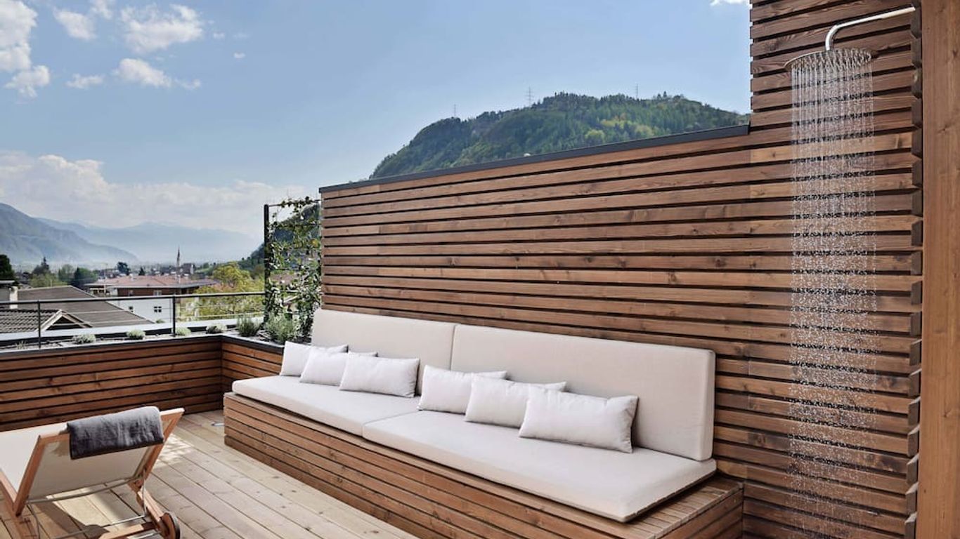 هوتل ستشواتشميد