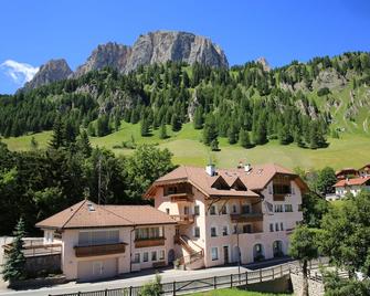 Garni Criss - Corvara in Badia - Building