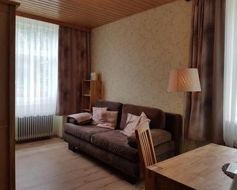 B&B Hotel das onkel fritz - Spital am Semmering - Obývací pokoj