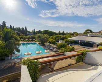 Twoo-room Comfort by Interhome - Castiglione della Pescaia - Svømmebasseng