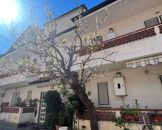 B&B Nonna Viola - Palizzi - Edificio