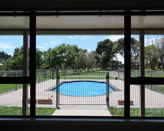 Stunning house for a relaxing holiday with swimming pool in Helensville - Helensville - Pool