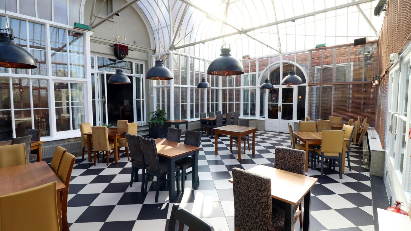 بريميير إن كند ن كرويدون ساوث - إيه212