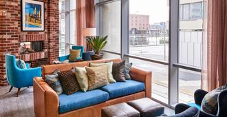 Staybridge Suites Liverpool - Liverpool - Living room