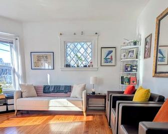 Cozy private bedroom in a shared Cambridge apartment. - Cambridge - Sala de estar