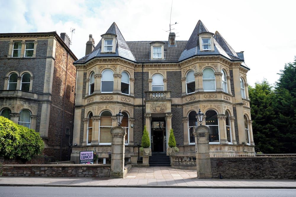 Channings Hotel by Greene King Inns thumbnail 2