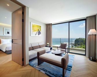 Parnas Hotel Jeju - Seogwipo - Oturma odası