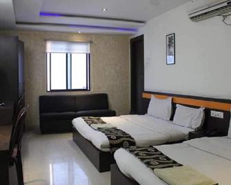 Hotel Diamond, Meerut - Мірут - Спальня
