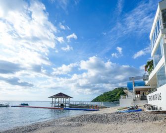 Destino Beach Club Dive Resort And Hotel - Batangas - Building