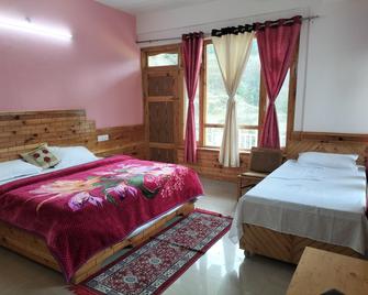 Hotel Hidden Heaven - Barot - Bedroom