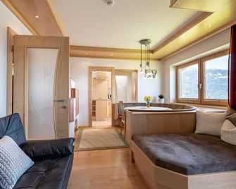 Ferienwohnung Inntalblick - Ferienpension Steiner - 베에르베르크 - 거실