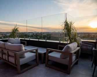 Crowne Plaza Sydney Burwood By IHG - Burwood - Balcone