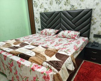 Madhav Hotel - Etāwah - Bedroom