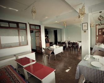 The Griffon's Nest - Gangtok - Restaurant