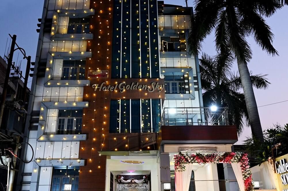 Hotel Golden Sky - לאקנאו - בניין