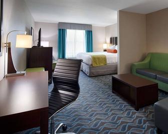 Best Western Plus Hardeeville Inn & Suites - Hardeeville - Bedroom
