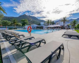Agi Rescator Resort - Roses - Piscine