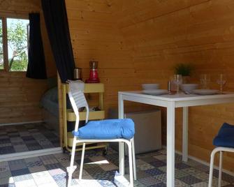 B2B Campingpods Volkach - Volkach - Essbereich