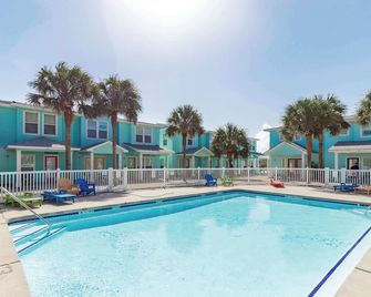 Resort Pool & Pet Friendly Sleeps 9 - Port Aransas - Piscine