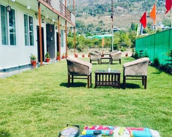 The Blossom Glee - Bhimtal - Innenhof