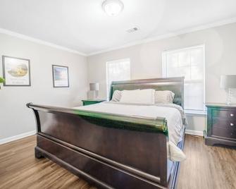 Cozy & Spacious Townhouse in a Gated Community - Evans - Bedroom