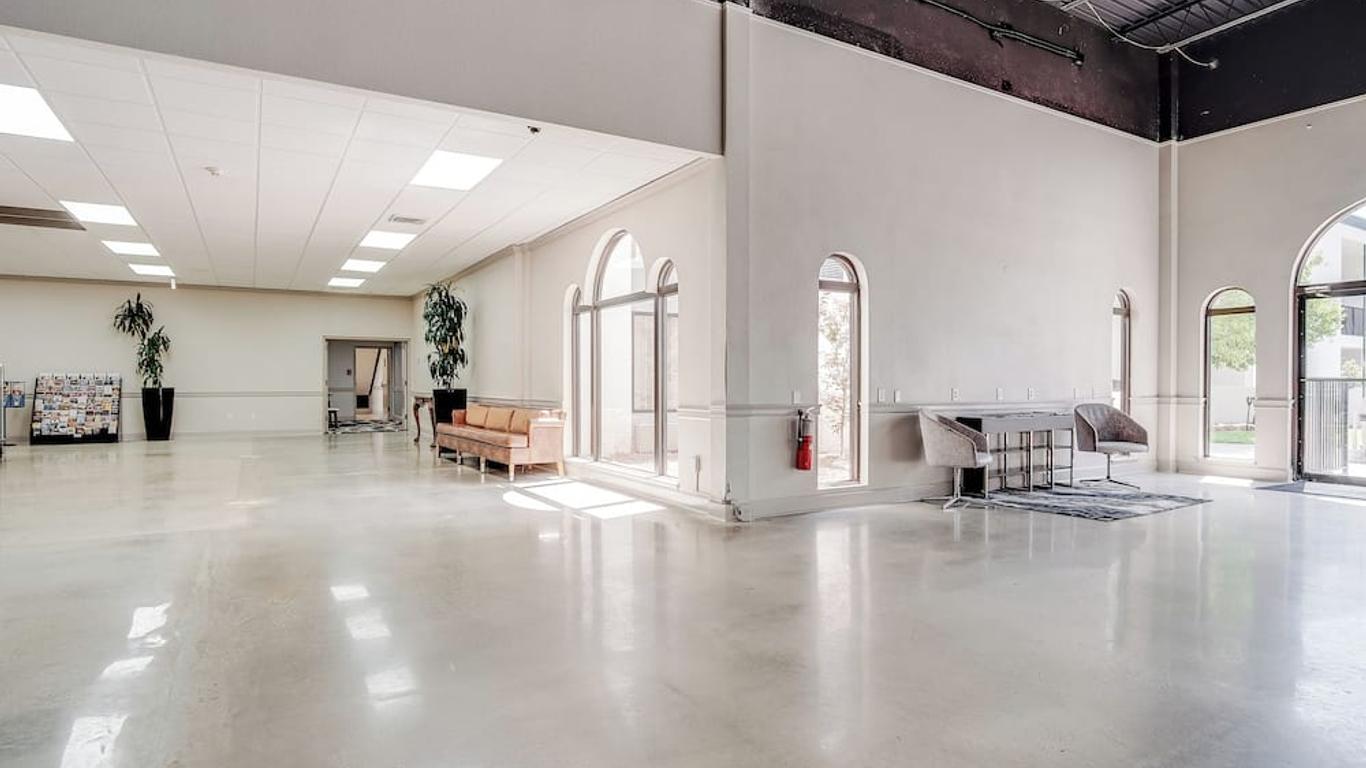 คอตตอนวูด สวีทส์ ซาวันนาห์ โฮเทลแอนด์คอนเฟอเรนซ์เซ็นเตอร์