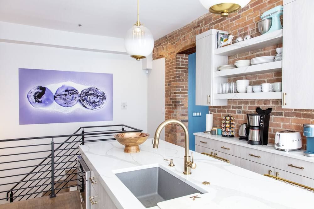 New! Brush Park Brilliance! Walk-Stadiums Dt Luxe 3br - דטרויט - מטבח