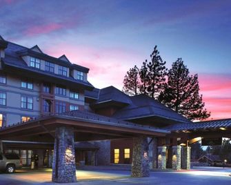 Lake Tahoe Mountain Escape with Spacious 2BR Villa Near Heavenly Village - South Lake Tahoe - Rakennus