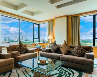 Renaissance Riverside Hotel Saigon - Ho Chi Minh City - Living room