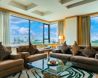Renaissance Riverside Hotel Saigon - הו צ'י מין סיטי - סלון