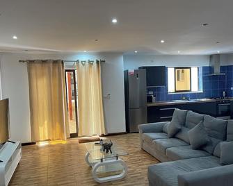 هوتل كينيتو - ساو تومي - غرفة معيشة