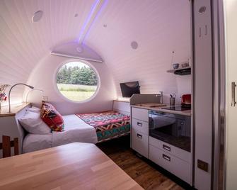 Luxury Secluded Tiny Home Glamping Pod with Private Hot Tub & Stunning Views - Lauder