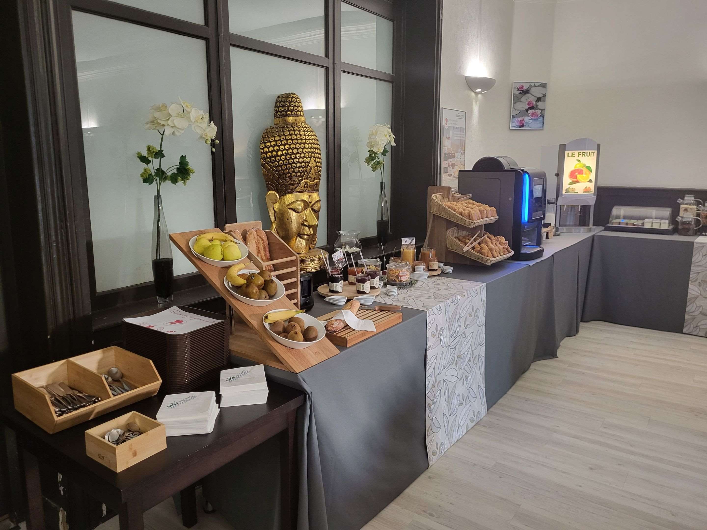 Brit Hotel Confort Auclair - Guéret - Buffet