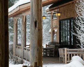 Freestone Inn & Cabins - Mazama - Building