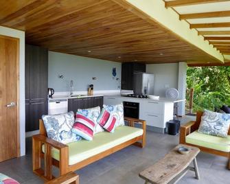 Uvita Bali Bosque Retreat - Uvita - Living room